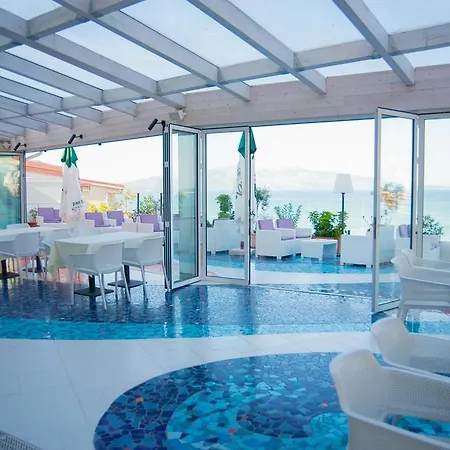 Luxury Diva Bougainville *